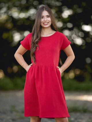 „Objev šaty, které nosíš jako vzduch — šaty Marcela 🌿“ „Vzdušný mušelín (100 % bavlna), volnější sukně, přinechaný rukávek...